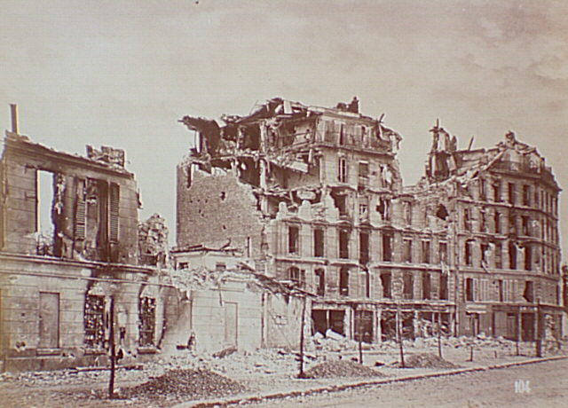 Edifícios em ruinas, Paris, 1871