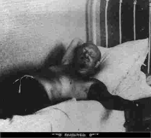 Fotografia de Nikolai Ivanovich Bukharin repousando